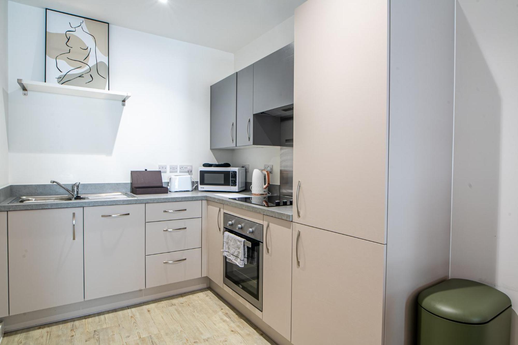 Modern And Spacious Apartment In Salford Quays Манчестър Екстериор снимка